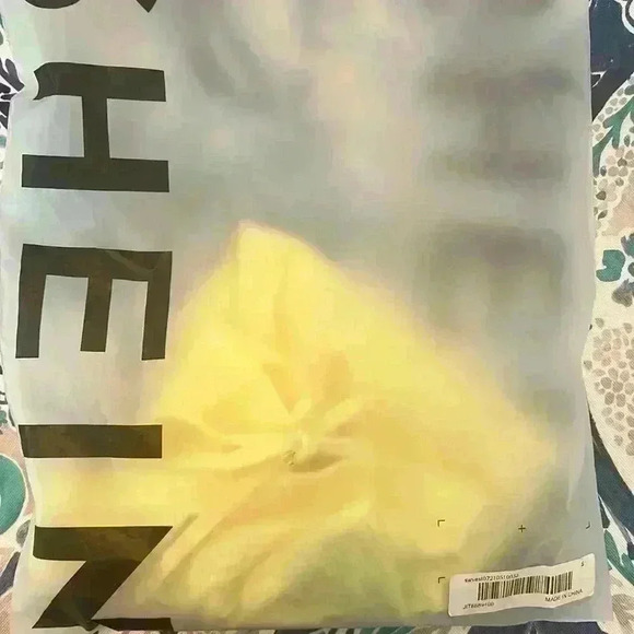 SHEIN Ribbed Halter Tank Top Size Small Yellow NWT - Picture 8 of 8